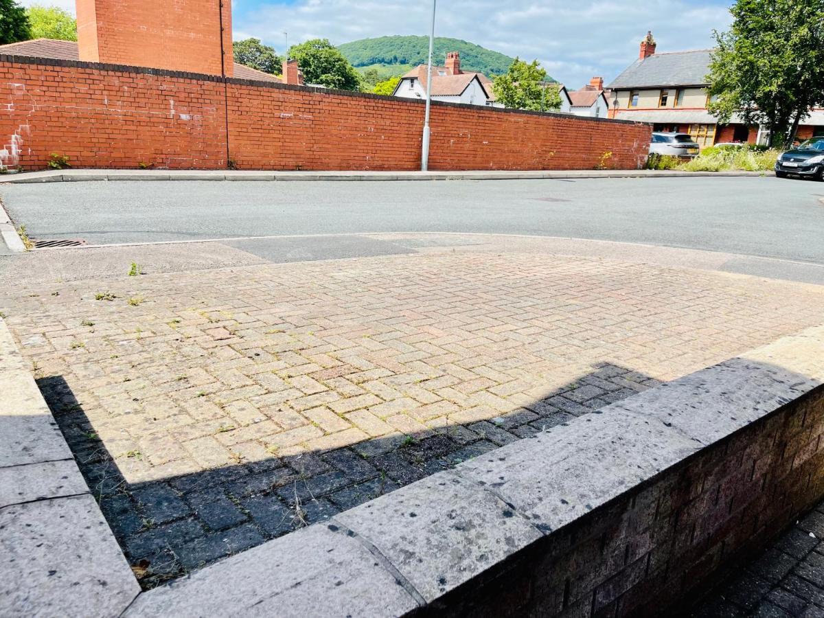 Вилла Tanglewood House Abergavenny With Private Parking Экстерьер фото